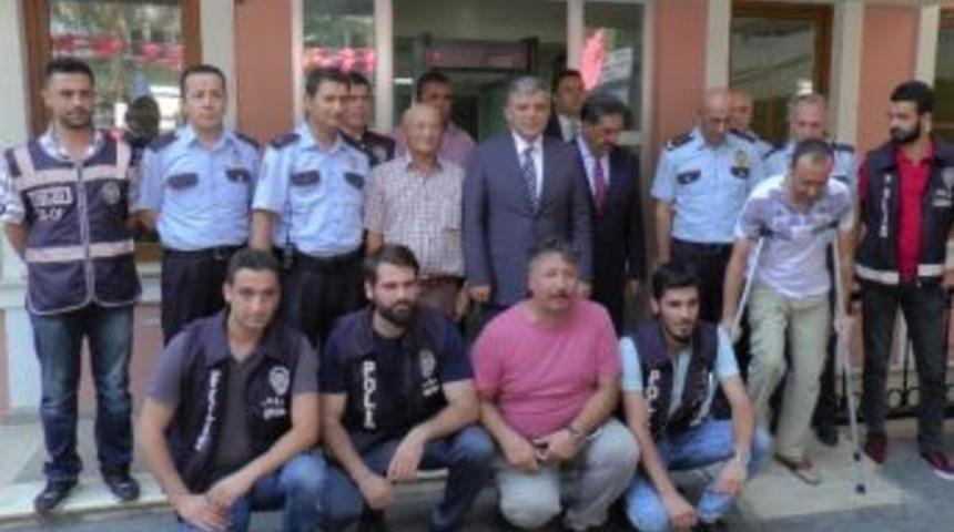 Abdullah G&uuml;l: &ldquo;asker Ve Polisin, Halkın Karşı Karşıya Gelmesi Tarihimize Bir Kara Leke Olarak Girdi&rdquo;