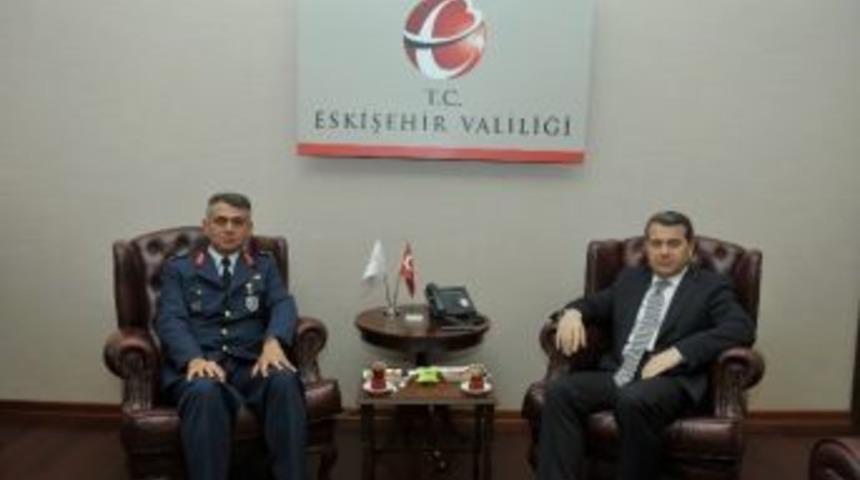 1. Ana Jet &Uuml;s Komutanı Tuğgeneral G&uuml;r, Vali Azmi &Ccedil;elik&rsquo;i Makamında Ziyaret Etti