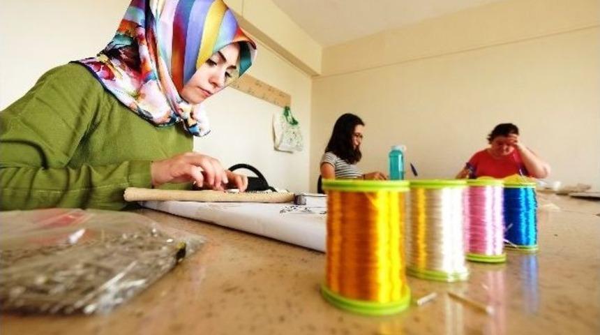 Busmek&rsquo;te Yaz Kursları Başladı