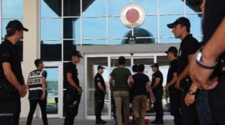 İl&ccedil;e Emniyet M&uuml;d&uuml;r&uuml; O Gece Askere &ldquo;direnmeyin&rdquo; Talimatı Vermiş