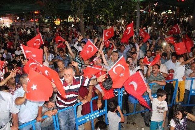 Elazığ’da Demokrasi Nöbeti Devam Ediyor