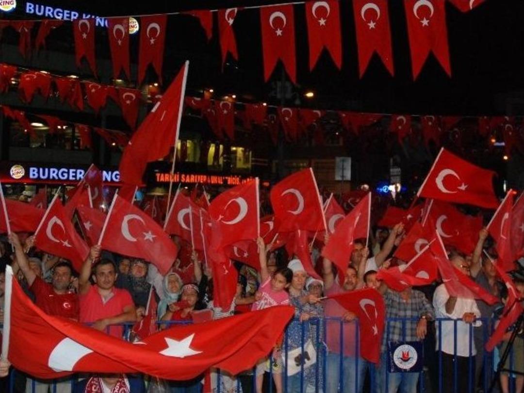 Başkan Kadir Topbaş, Sarıyerli Vatandaşlarla Demokrasi N&ouml;beti&rsquo;ne Katıldı