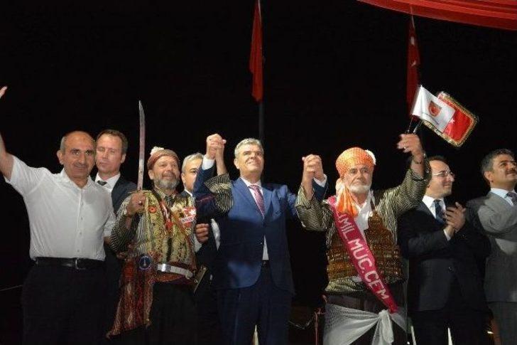 Başbakan Yardımcısı Veysi Kaynak, Feytullah Gülen’i Deccal’e Benzetti G1