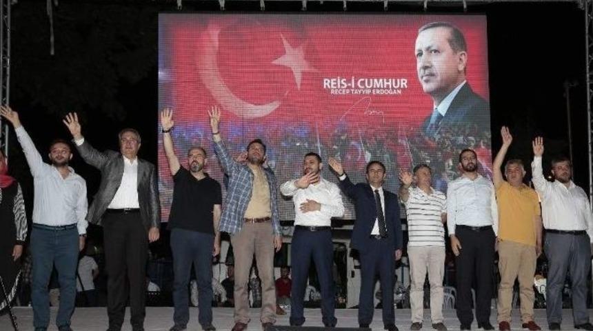 Demokrasi N&ouml;beti Birlik Ve Beraberlik İ&ccedil;erisinde Devam Ediyor