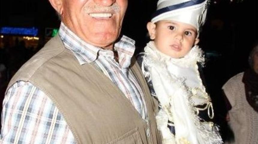 Demokrasi N&ouml;betinde S&uuml;nnet Ş&ouml;leni Yapıldı