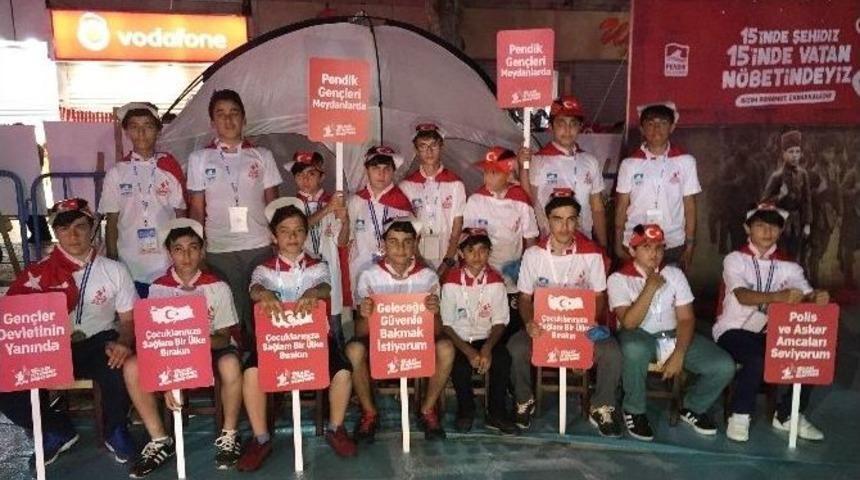 Pendik’te Minik Yürekler Demokrasi Nöbetinde