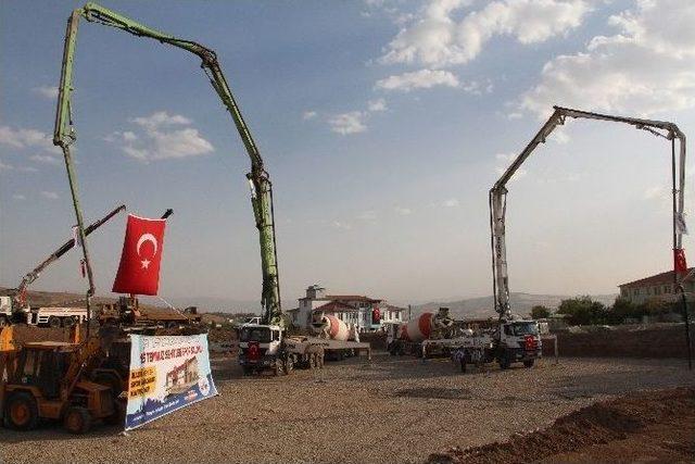 Elazığ’da 15 Temmuz Şehitler Spor Salonu’nun Temeli Atıldı