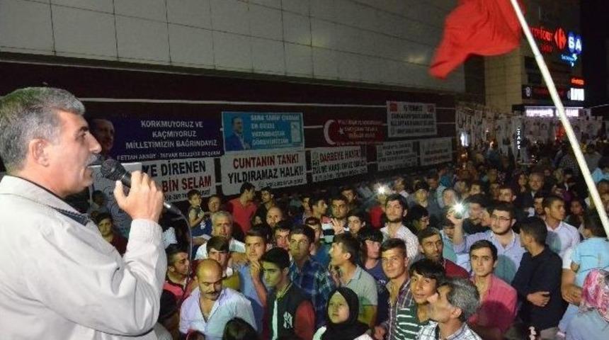 Tatvan&rsquo;da Ki Demokrasi N&ouml;betinde İlahiler Okundu