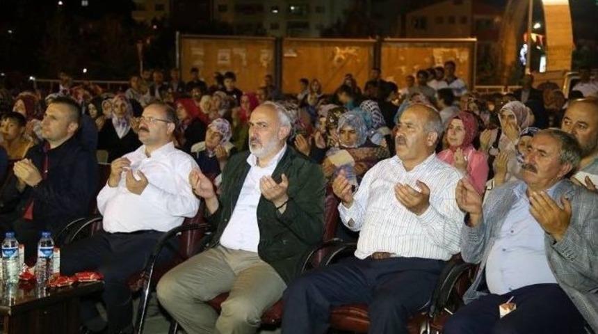 Oltu&rsquo;da Eller Semaya Y&uuml;kseldi