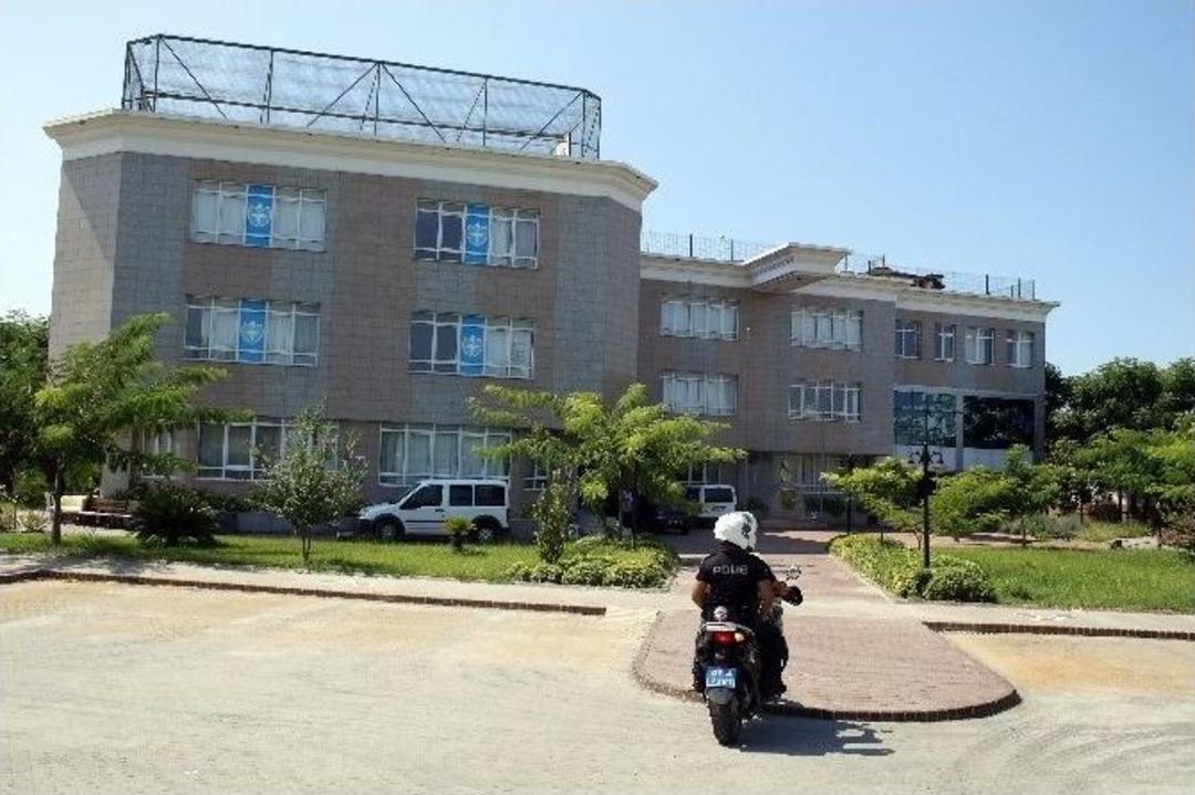 Fet&ouml;&rsquo;den Okul &Ccedil;atı Katında L&uuml;ks Hayat