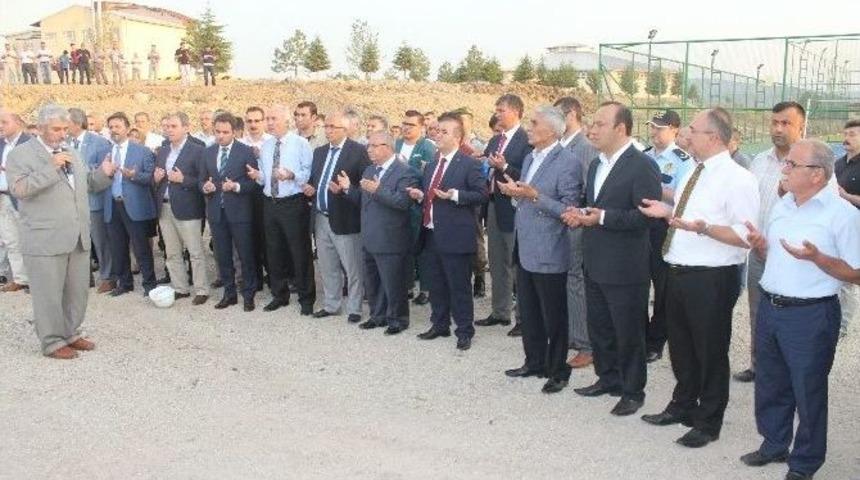 &lsquo;15 Temmuz Şehitler K&uuml;lliyesi&rsquo;nin Temeli T&ouml;renle Atıldı