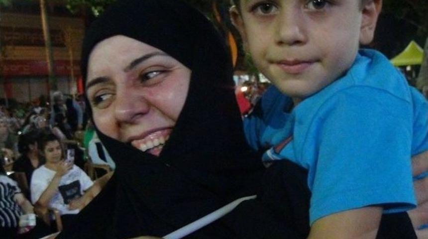 Demokrasi N&ouml;betinde Uyudu Ancak Bayrağı Bırakmadı