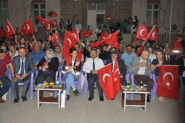 Zileliler Demokrasi Nöbetinde Kan Bağışında Bulundu