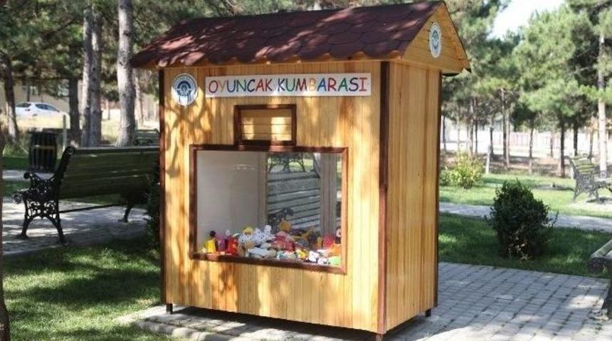 Oyuncak Kumbarası&rsquo;nda Oyuncaklar Birikmeye Başladı