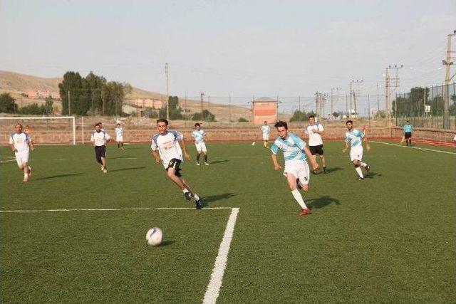 Ahlat’ta Kültür Haftası Futbol Turnuvası Başladı