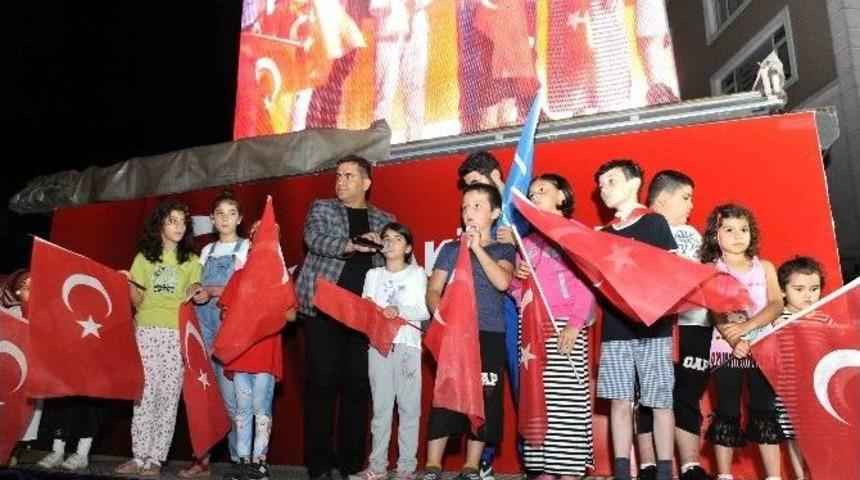 Tuzlalılar Demokrasi N&ouml;betinde Kardeşliğini G&uuml;&ccedil;lendirdi