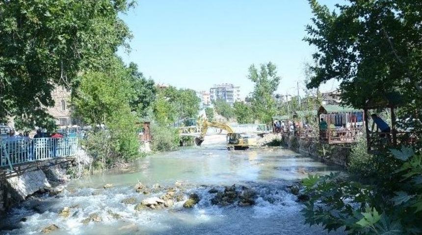 Tohma &Ccedil;ayı&rsquo;nda Temizleme &Ccedil;alışması Yapıldı