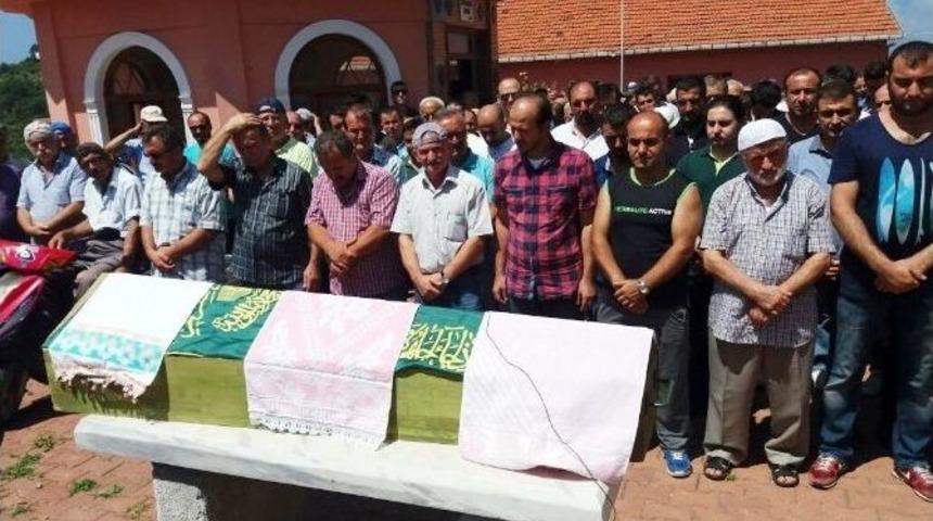 Kaybolduktan 3 G&uuml;n Sonra Denizde &Ouml;l&uuml; Bulunan Gen&ccedil; Defnedildi