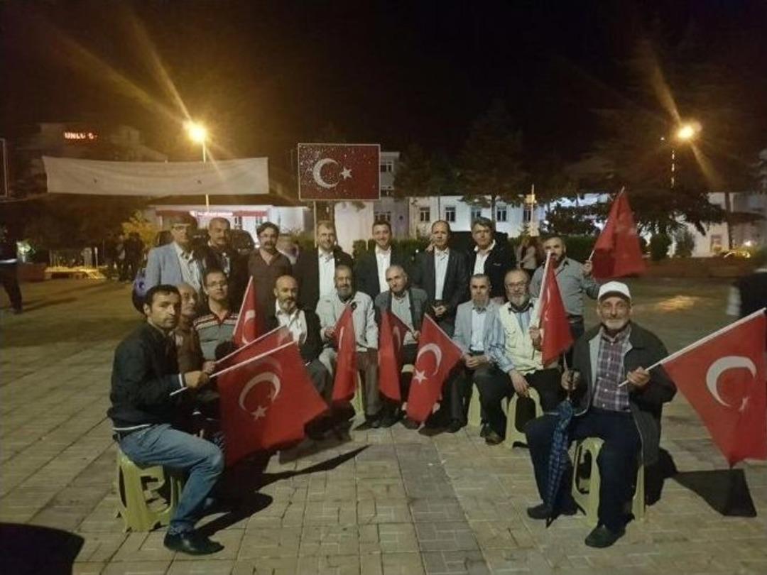Boz&uuml;y&uuml;k&rsquo;te Demokrasi N&ouml;beti Yoğun Yağışa Rağmen Devam Etti