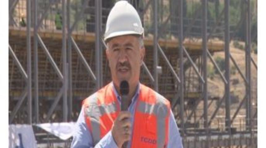 Bakan Arslan, Ankara-sivas Yht Hattı Elmadağ Şantiyesinde İncelemelerde Bulundu