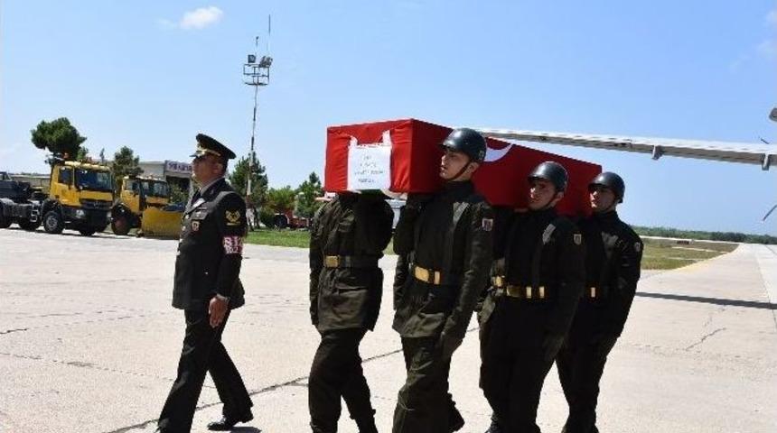 Sinop Şehidini Karşıladı