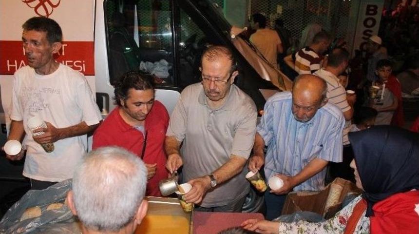 Demokrasi N&ouml;bet&ccedil;ilerine &Ccedil;orba Desteği