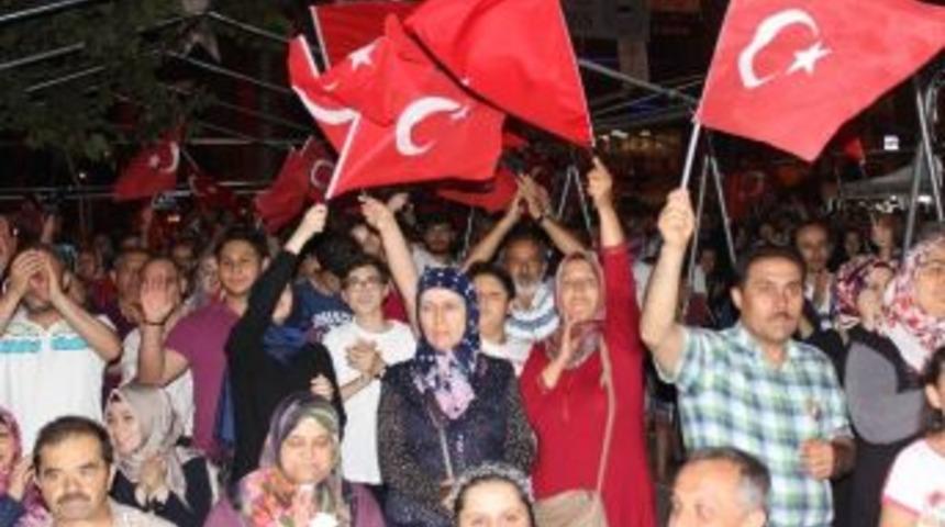 Denizli Ticaret Odası 10 Bin Bayrak Dağıtacak