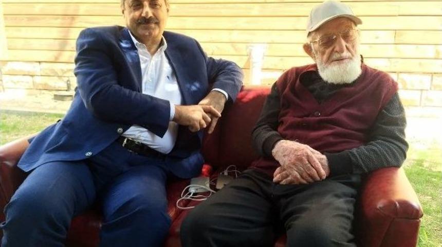 Bakan &Ccedil;elik&rsquo;ten Baba Ziyareti