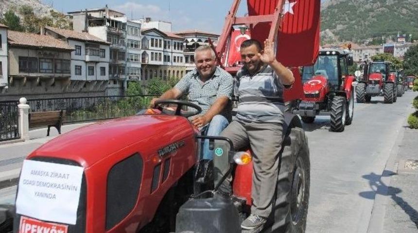 Amasyalı &Ccedil;ift&ccedil;ilerden Darbe Girişimine Trakt&ouml;rl&uuml; Protesto