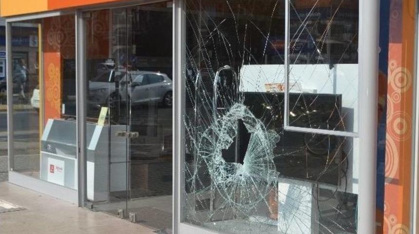 Hırsızlık Yapan Ş&uuml;pheliler Ka&ccedil;tı