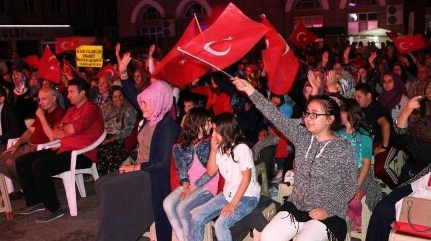 Beyşehir&rsquo;de Fet&ouml;&rsquo;n&uuml;n Darbe Girişimine Tepkiler S&uuml;r&uuml;yor