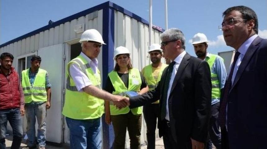 Vali Rahmi Doğan, Sarıkamış&rsquo;ta Bir Takım İncelemelerde Bulundu