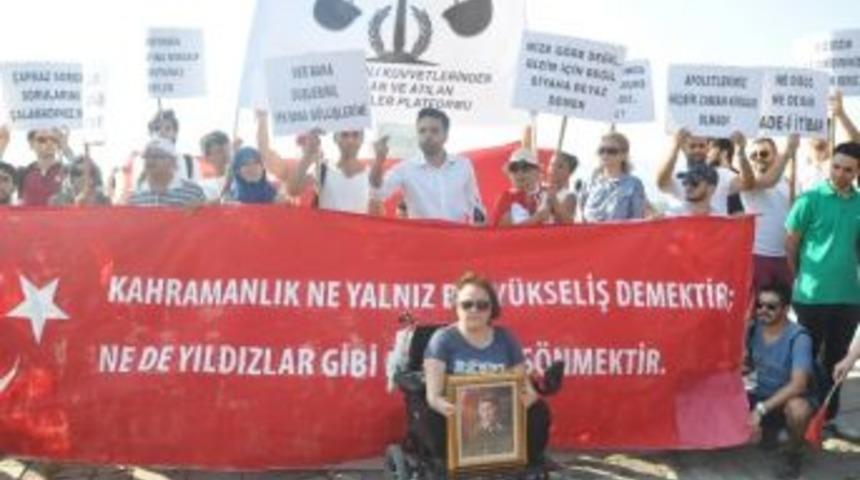 Fet&ouml; Mağduru Askeri &Ouml;ğrenciler Eylem Yaptı