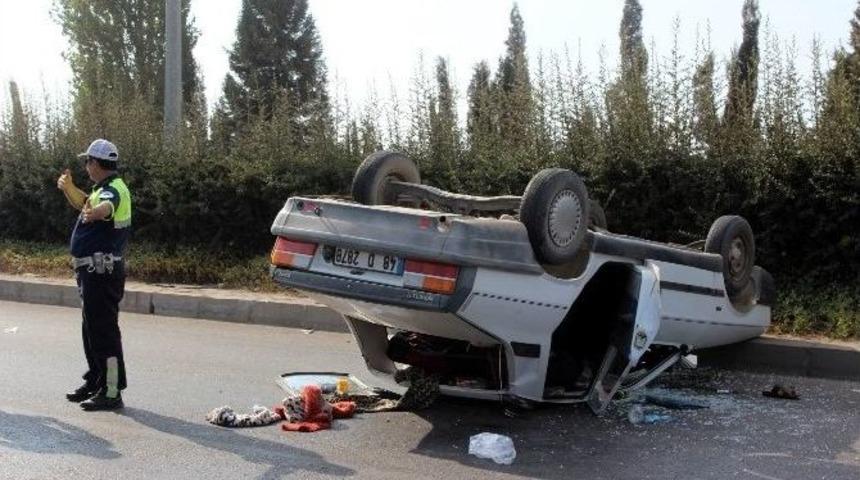 Manisa&rsquo;da Otomobil Takla Attı: 3 Yaralı