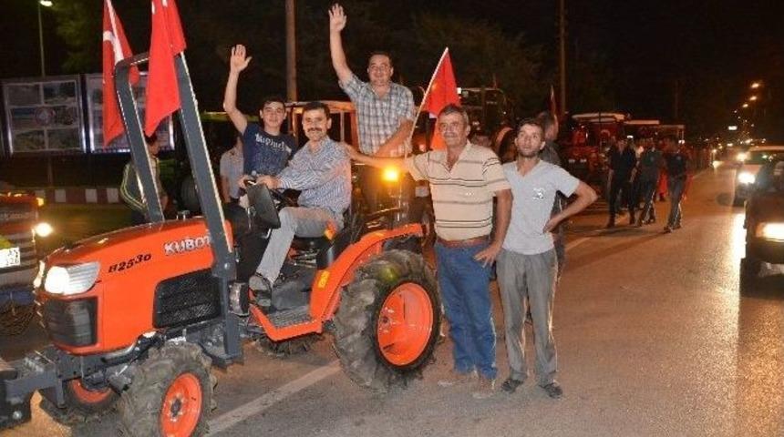 500’ü Aşkın Traktörle Demokrasi Konvoyu