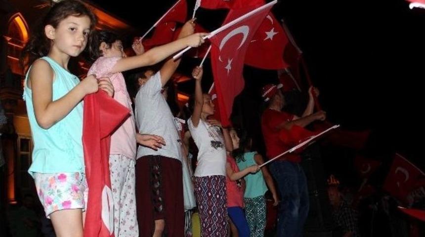 Minik Demokrasi N&ouml;bet&ccedil;ileri