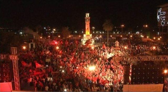 Bedia Akartürk’ten Darbe Girişimin Olduğu Gece Evlerine Çekilenlere Demokrasi Dersi