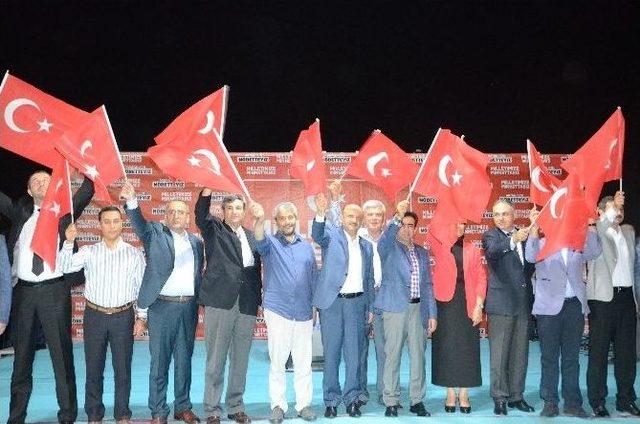 Demokrasi Nöbeti’nde Final Gecesine Milli Savunma Bakanı Işık Da Katıldı