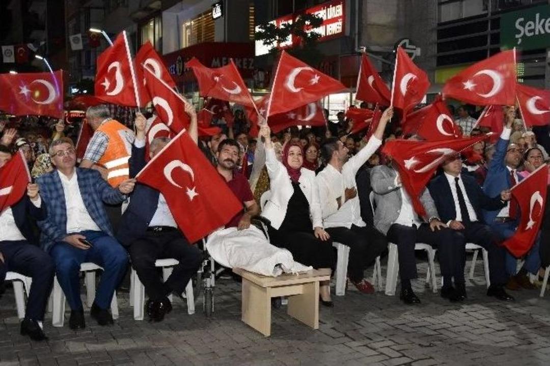 G&uuml;m&uuml;şhane&rsquo;de Demokrasi N&ouml;beti