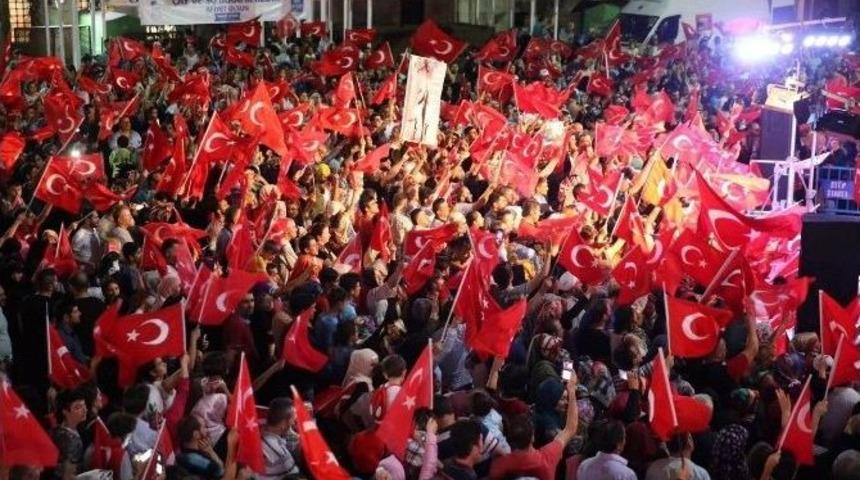 15 Temmuz Demokrasi Şehitleri İ&ccedil;in Ey&uuml;p Sultan&rsquo;da Mevlid-i Şerif Okutuldu
