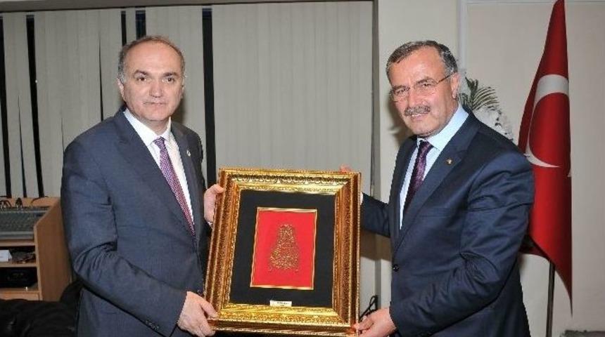 Bakan &Ouml;zl&uuml;, Konyalı Sanayicilerle Buluştu