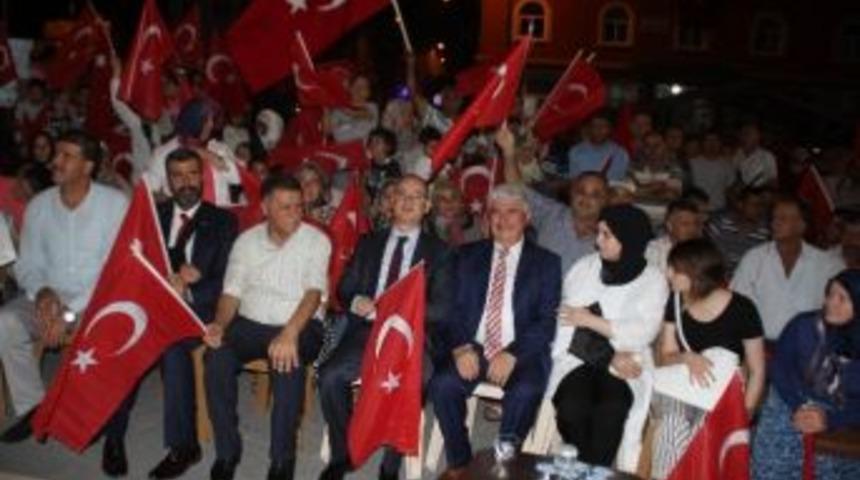 Gazi Milletvekili Sevgi G&ouml;sterileriyle Karşılandı