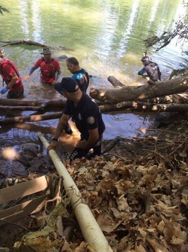 Sakarya Nehri’ne Düşen Adamın Cesedi Bulundu