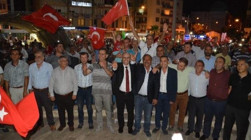 Aliağa, Bir Kez Daha "demokrasi" Dedi