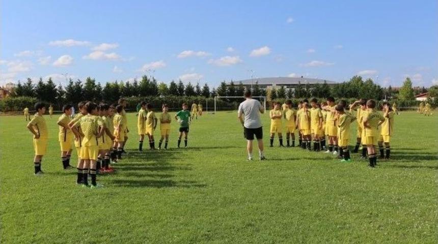 Serdivan Belediyesi Tarafından A&ccedil;ılan Yaz Okulları Devam Ediyor