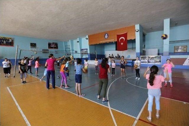 Serdivan Belediyesi Tarafından Açılan Yaz Okulları Devam Ediyor