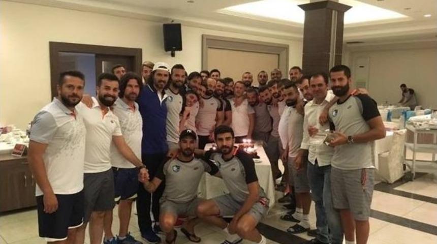 Bolu Kampında Doğum G&uuml;n&uuml; S&uuml;rprizi