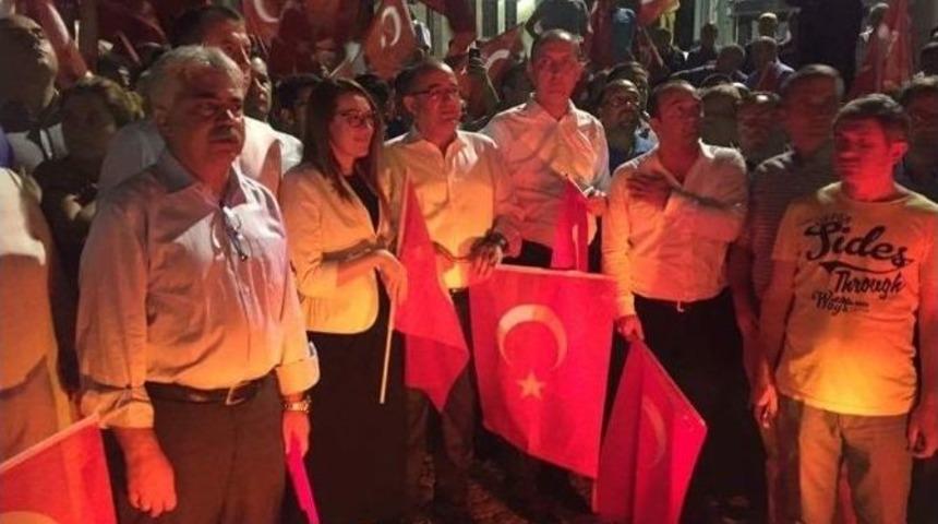 Biga&rsquo;da Demokrasi Y&uuml;r&uuml;y&uuml;ş&uuml;