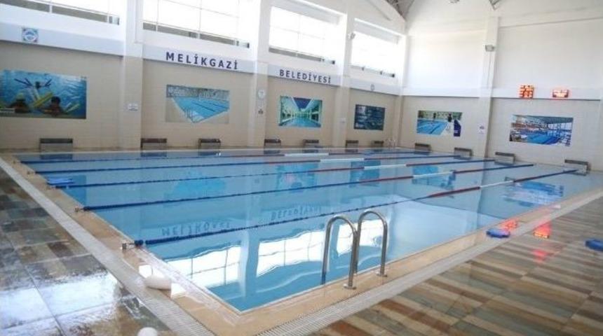 Melikgazili Gen&ccedil;ler Kışın Da Y&uuml;zebilecek