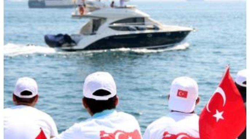 Binlerce Vatandaş Yenikapı&rsquo;daki &rsquo;demokrasi Ve Şehitler Mitingi&rsquo;ne Akın Ediyor